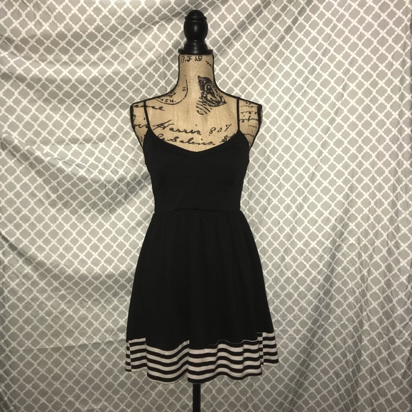 Wet Seal Dresses & Skirts - 💖💖5$ SALE Black and white dress